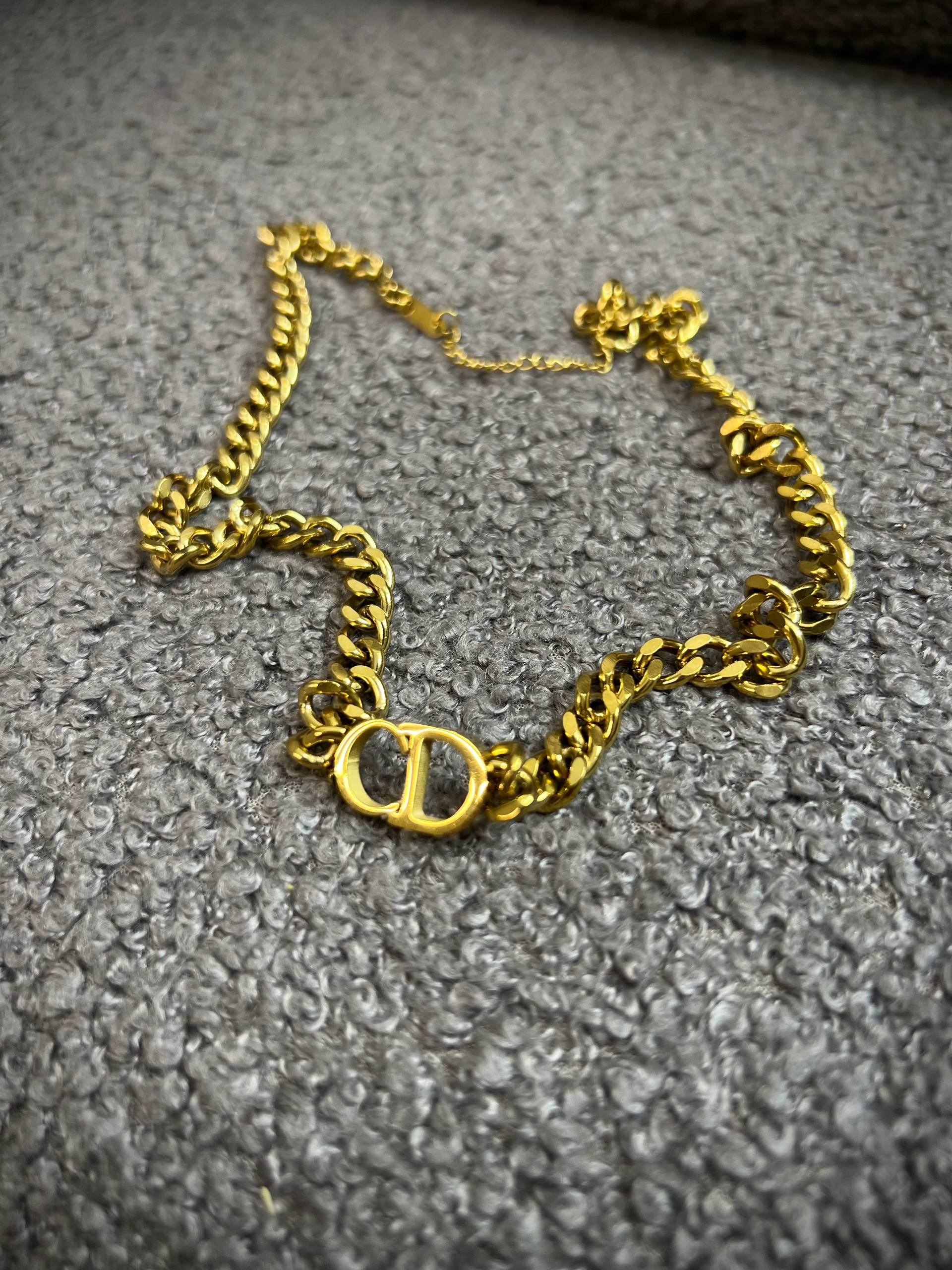 5956201908576308779